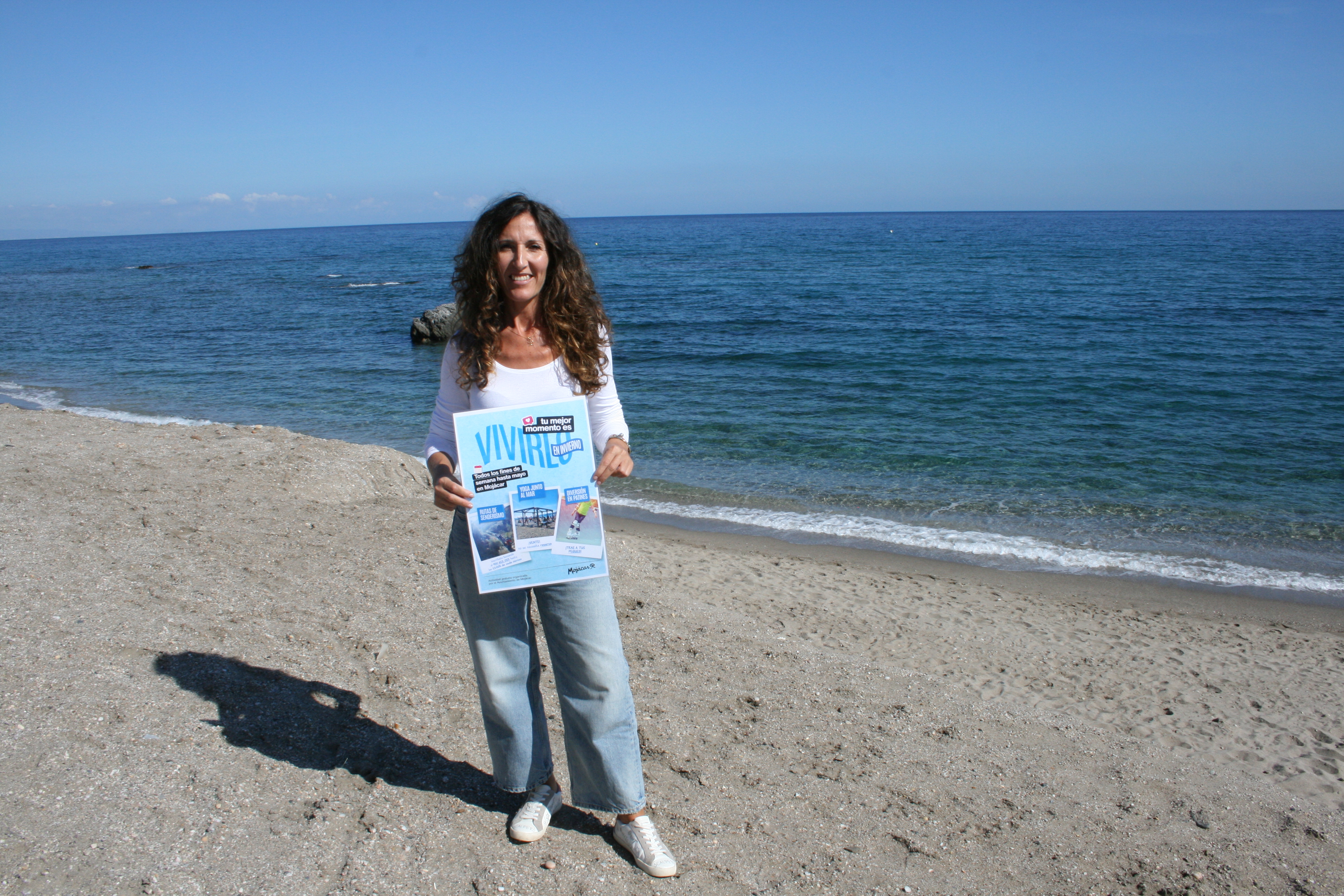 Tras el éxito de participación de año pasado, el Ayuntamiento de Mojácar ha puesto en marcha un nuevo programa gratuito de actividades al aire libre, que se celebrará todos los fines de semana hasta mayo de 2025, bajo el lema “Tu mejor momento es vivirlo en invierno”. 